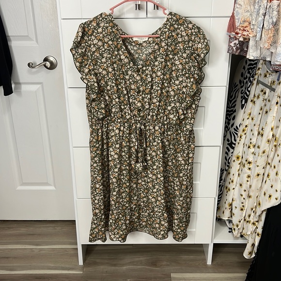 curve and cloth dress - Picture 1 of 4